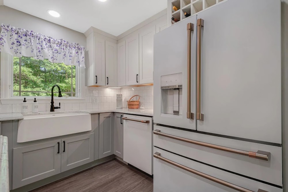 Giordano Cabinets